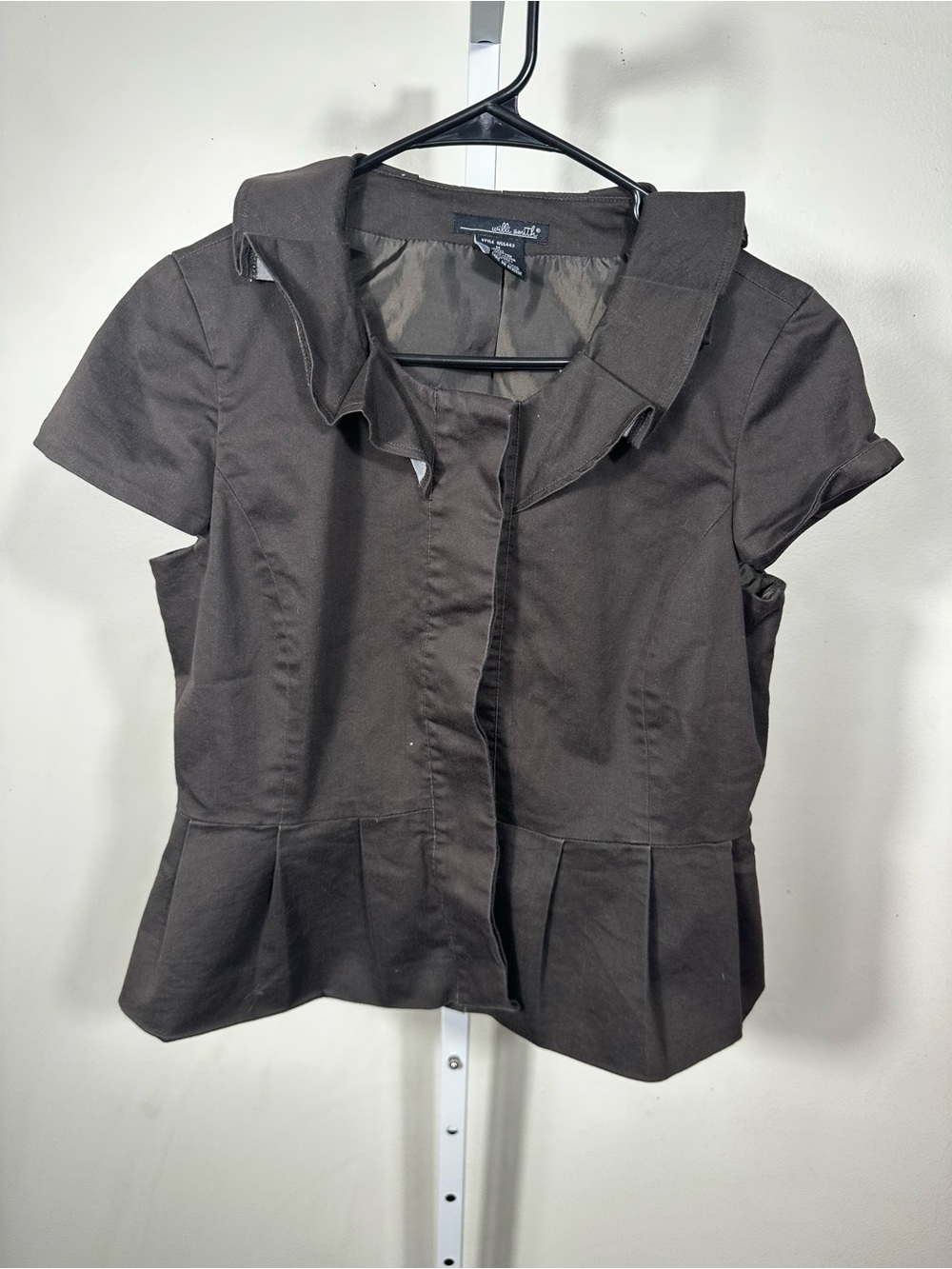 B136. Willi Smith Brown Short Sleeve Button-Down Peplum Top